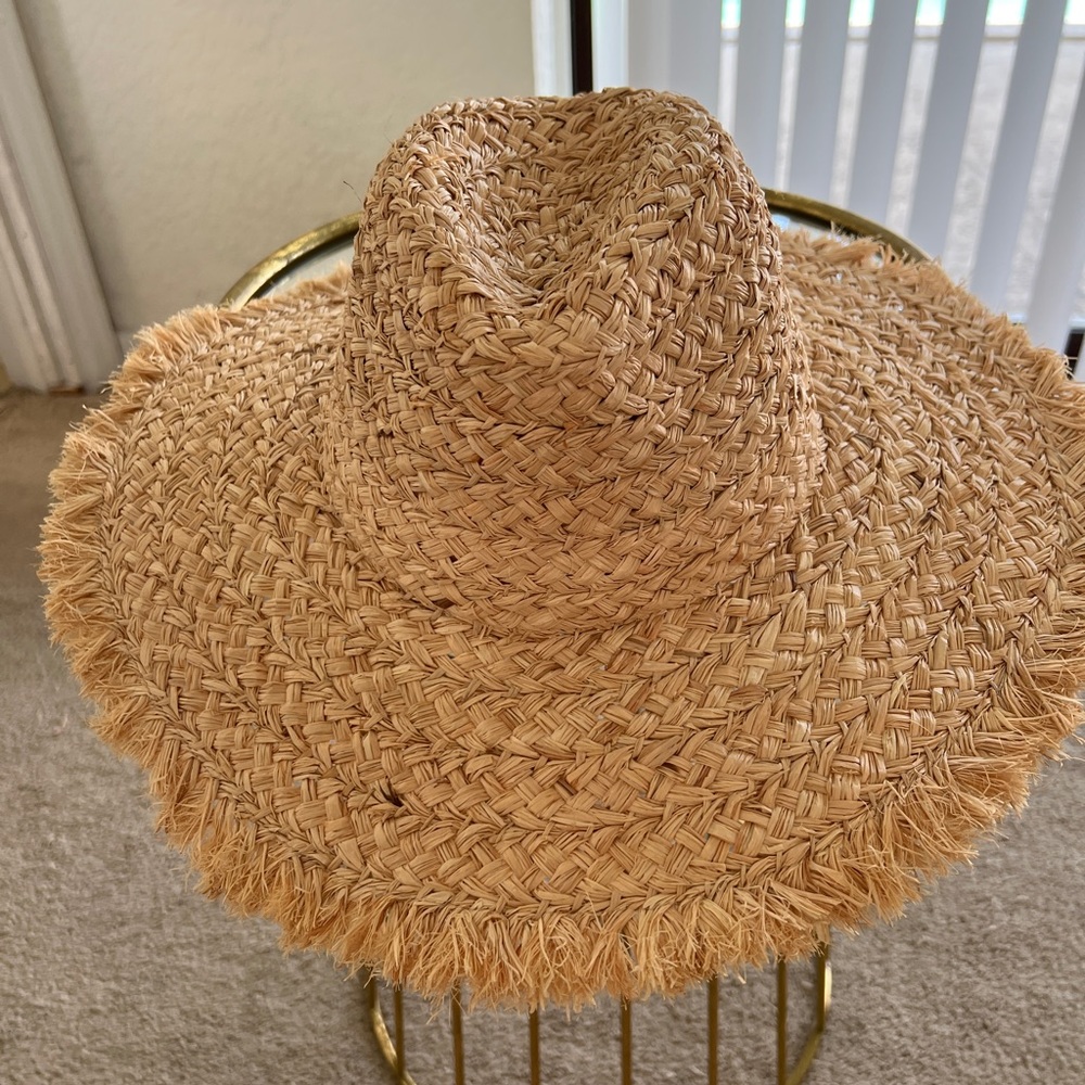 Straw Hat - Picture 4 of 8